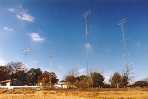 Photo of W5KFT Ranch Station Towers